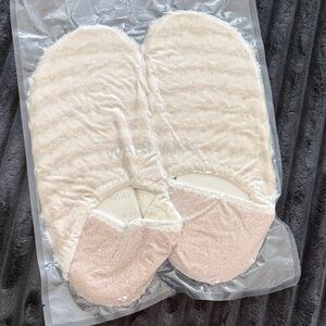 Plush Cozy Slippers in Cream & Blush